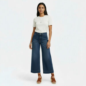 SPANX EveryWear Cropped Wide Leg Jeans 
- Large